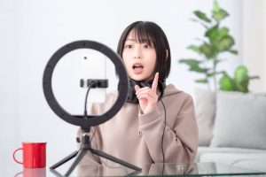 髪型ボブの女性