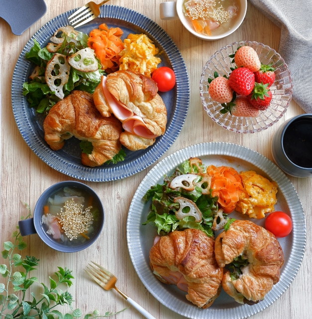 クロワッサン　朝食