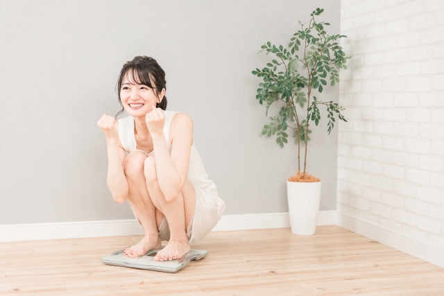 体重が減ってよろこぶ女性