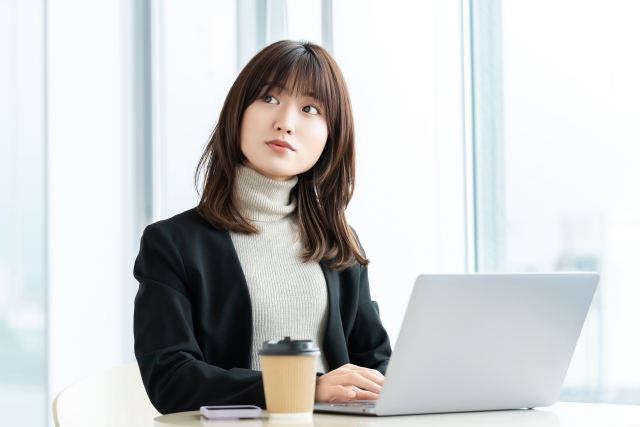 パソコンと女性